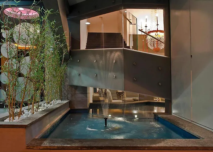 Caravel Hotel