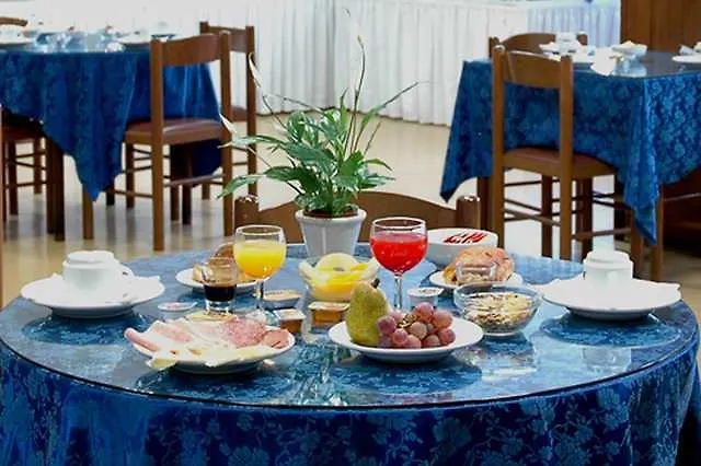 Caravel Отель 4*